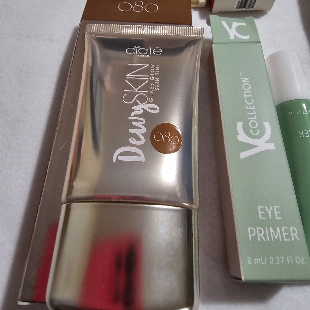 Make Up Bundle - Picture 4 of 5